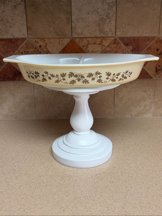 Pyrex Other - Pyrex Golden Acorn Divided Serving Dish 1.5 Quart